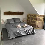 Le Du Parayre Holiday home *