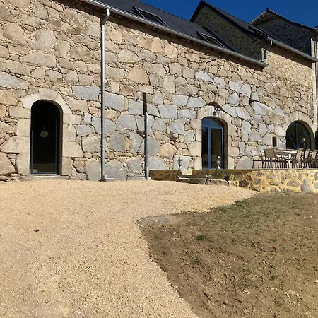 Nyaraló Le Du Parayre *